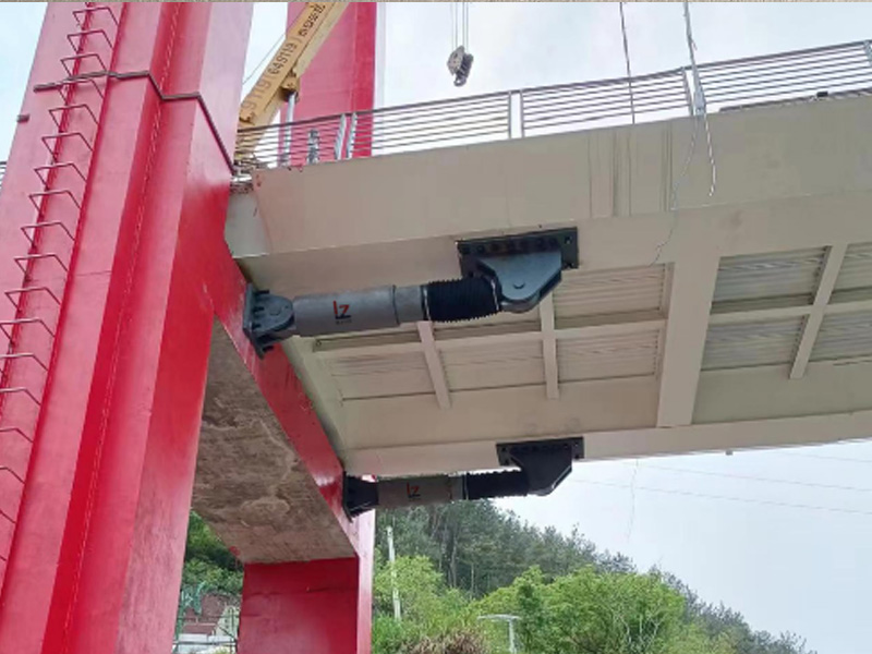 粘（黏）滯阻尼器